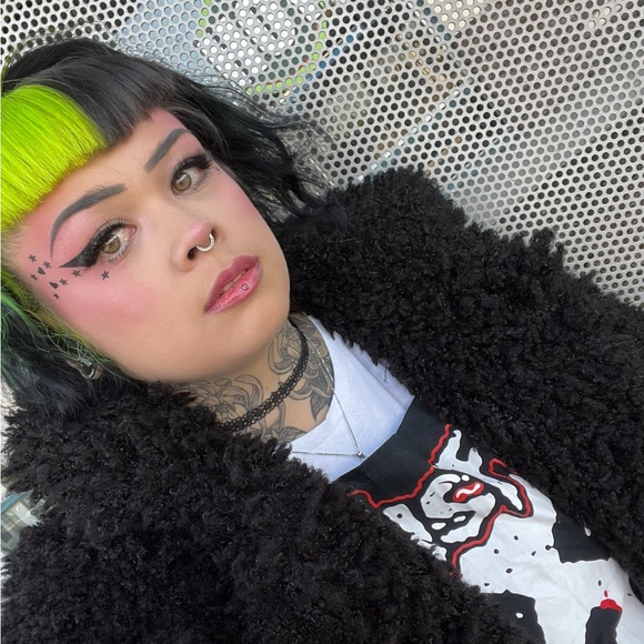 Poshmark Ambassador 💚 - Picture 4 of 4